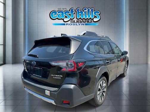 Crystal Black Silica 2023 Subaru Outback Touring