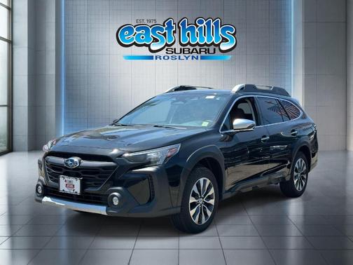 Crystal Black Silica 2023 Subaru Outback Touring