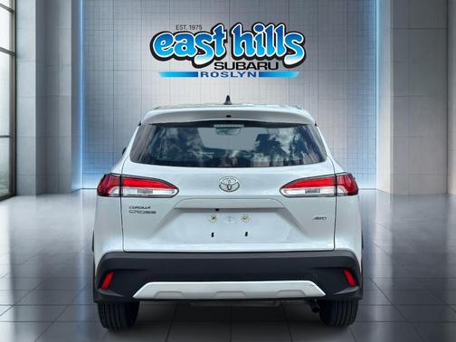 Pearl 2023 Toyota Corolla Cross L
