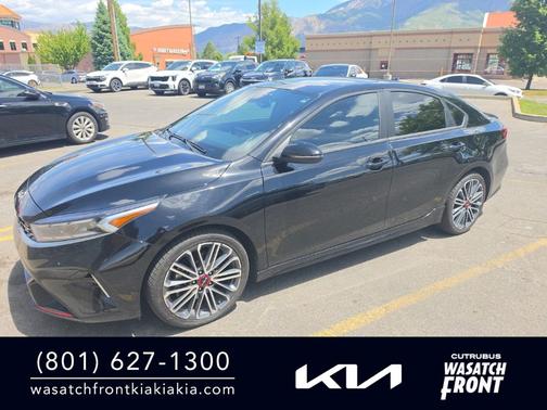 Aurora Black Pearl 2023 Kia Forte GT
