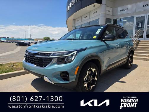 Blue / Black 2025 Kia Seltos S
