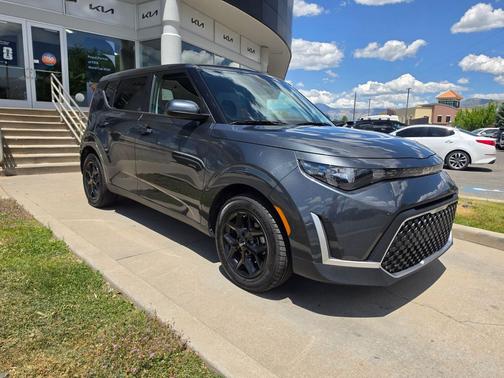 Gray 2024 Kia Soul S