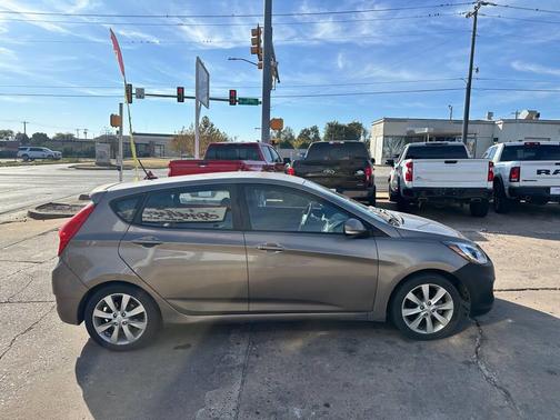 2013 Hyundai Accent SE