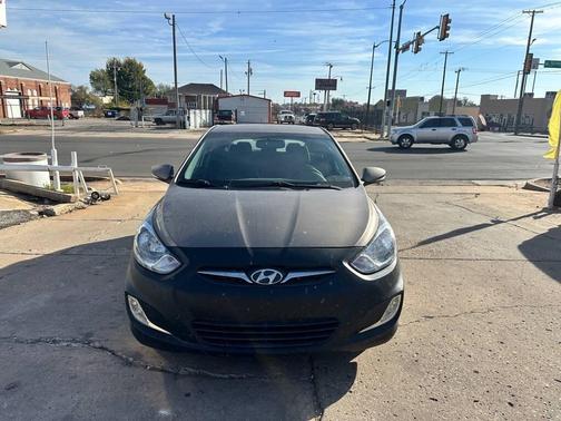 2013 Hyundai Accent SE