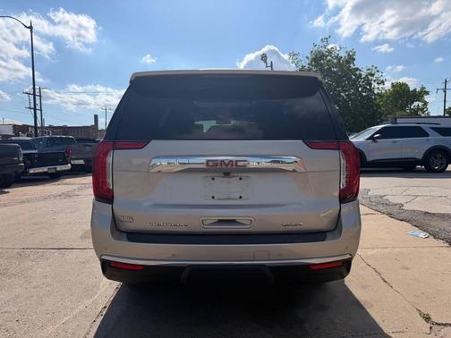 PEARL 2021 GMC Yukon SLT