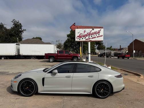 2018 Porsche Panamera 4S