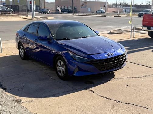 2022 Hyundai ELANTRA SE