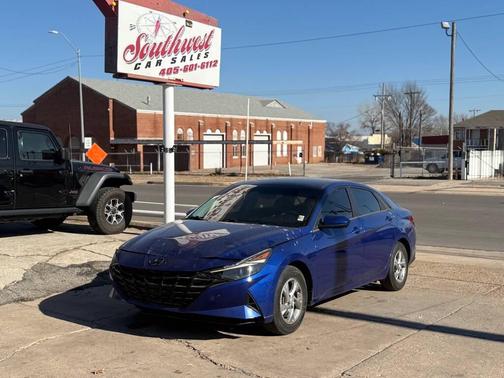 2022 Hyundai ELANTRA SE