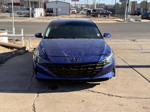 2022 Hyundai ELANTRA SE