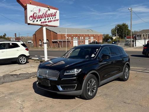 2019 Lincoln Nautilus Select