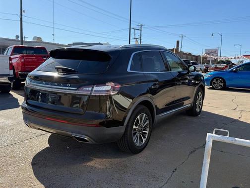 2019 Lincoln Nautilus Select