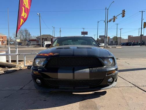 2005 Ford Mustang Deluxe