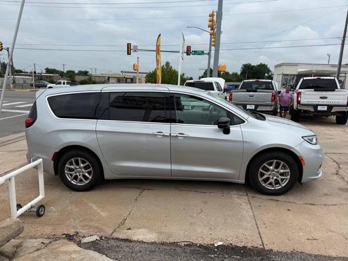 Silver Mist Clearcoat 2024 Chrysler Pacifica Touring L