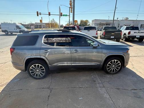 2022 GMC Acadia Denali