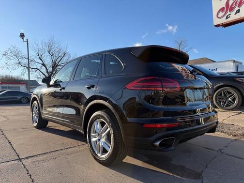 2016 Porsche Cayenne Cayenne