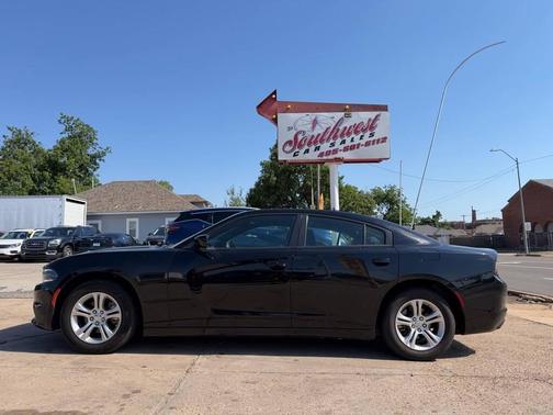 Pitch Black Clearcoat 2022 Dodge Charger SXT