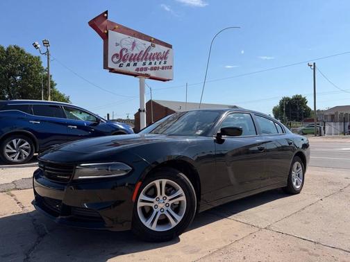 Pitch Black Clearcoat 2022 Dodge Charger SXT