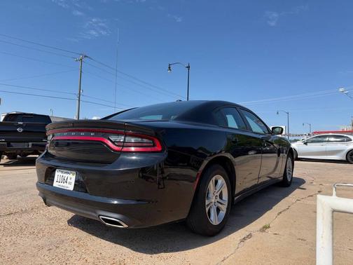 Pitch Black Clearcoat 2022 Dodge Charger SXT