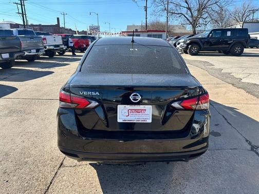 2021 Nissan Versa 1.6 S