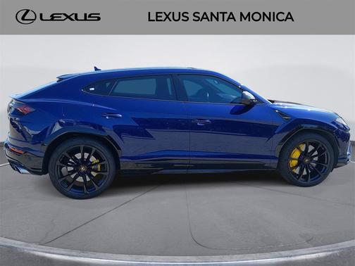 2021 Lamborghini Urus Base
