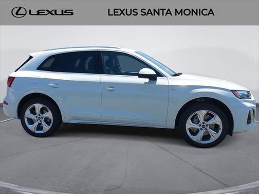 2022 Audi Q5 45 S line Premium Plus