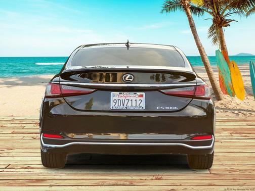 2023 Lexus ES 300h Base