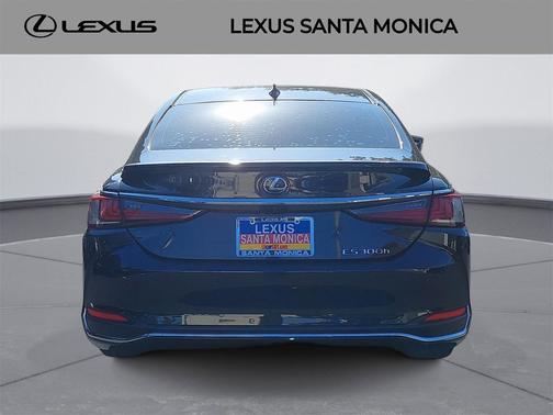 2023 Lexus ES 300h Luxury