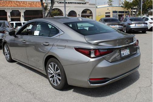 2020 Lexus ES 300h Base