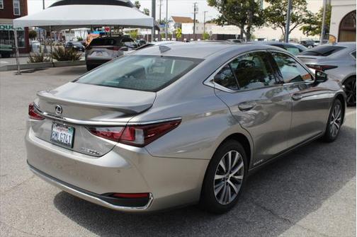 2020 Lexus ES 300h Base
