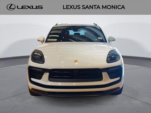 2023 Porsche Macan Base