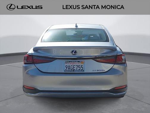 2022 Lexus ES 300h Base