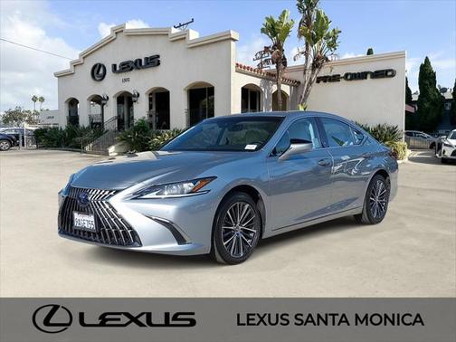 2022 Lexus ES 300h Base