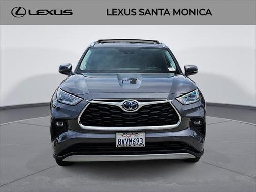 2021 Toyota Highlander Hybrid Platinum