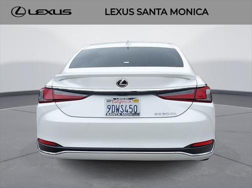 2023 Lexus ES 300h Base