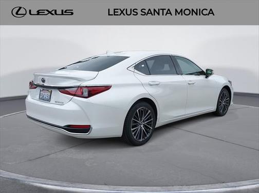 2023 Lexus ES 300h Base