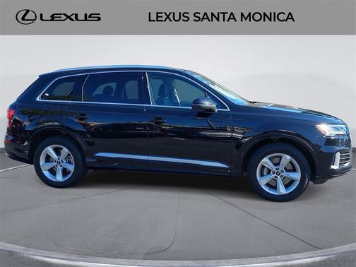 2024 Audi Q7 45 Premium Plus