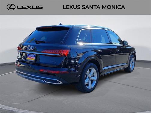 2024 Audi Q7 45 Premium Plus