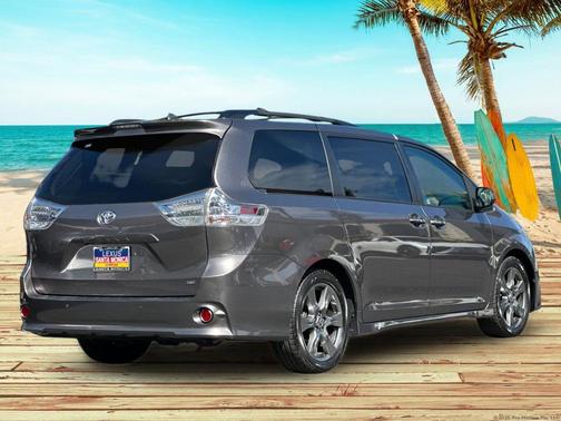 2020 Toyota Sienna SE