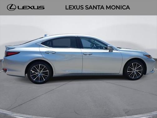 2023 Lexus ES 300h Base