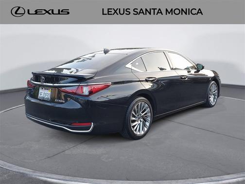 2023 Lexus ES 300h Luxury