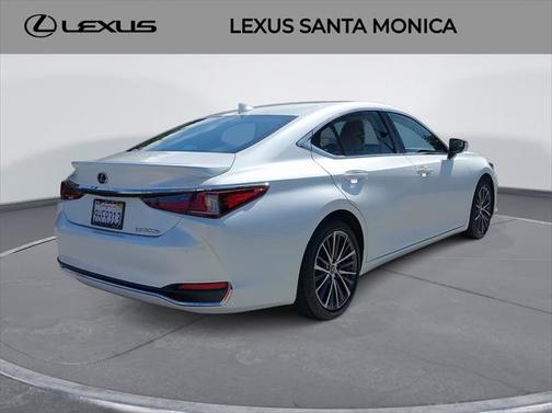 2024 Lexus ES 300h Base