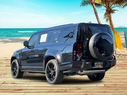 2023 Land Rover Defender 130 X-Dynamic SE