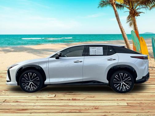 2023 Lexus RZ 450e Luxury