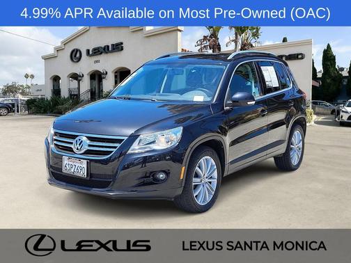 Deep Black Metallic 2011 Volkswagen Tiguan SE