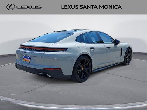2025 Porsche Panamera 4
