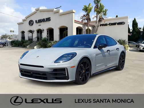 2025 Porsche Panamera 4