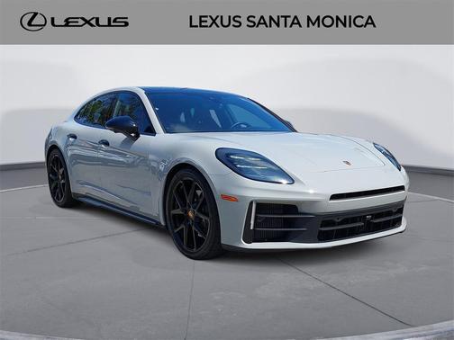 2025 Porsche Panamera 4