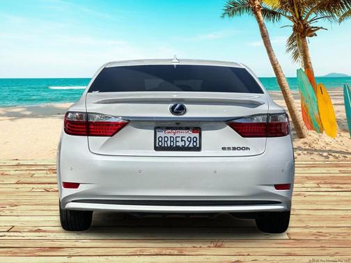 Starfire Pearl 2013 Lexus ES 300h Base