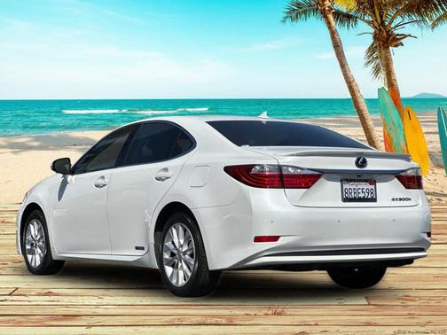 Starfire Pearl 2013 Lexus ES 300h Base