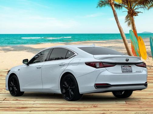 2025 Lexus ES 300h Base